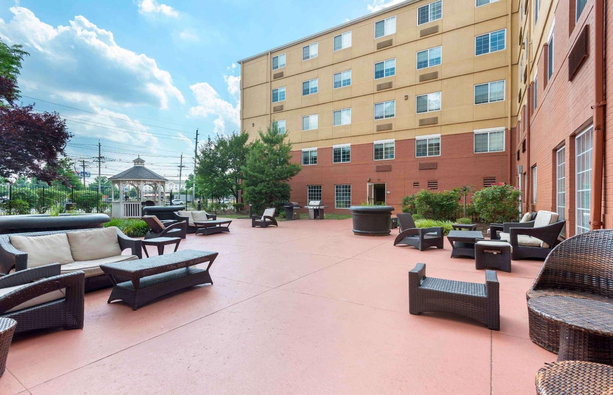 Extended Stay America Suites - Secaucus - New York City Area Buitenkant foto